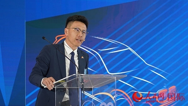 延鋒彼歐南非公司總經(jīng)理張鑫致辭。人民網(wǎng) 張茜攝