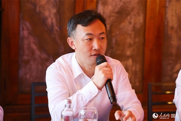 中國駐里約熱內(nèi)盧代總領(lǐng)事王海濤在座談會(huì)上致辭。人民網(wǎng)記者 陳海琪攝