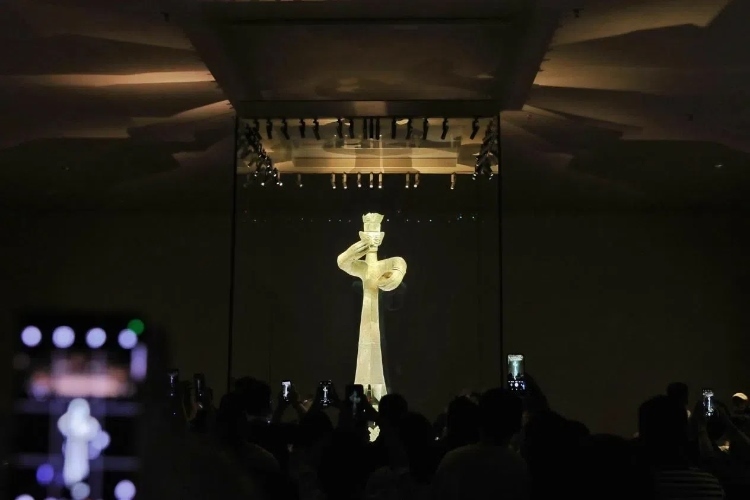 8月31日，亞洲媒體考察團(tuán)參訪三星堆博物館?！吨袊?guó)經(jīng)濟(jì)周刊》記者肖翊攝