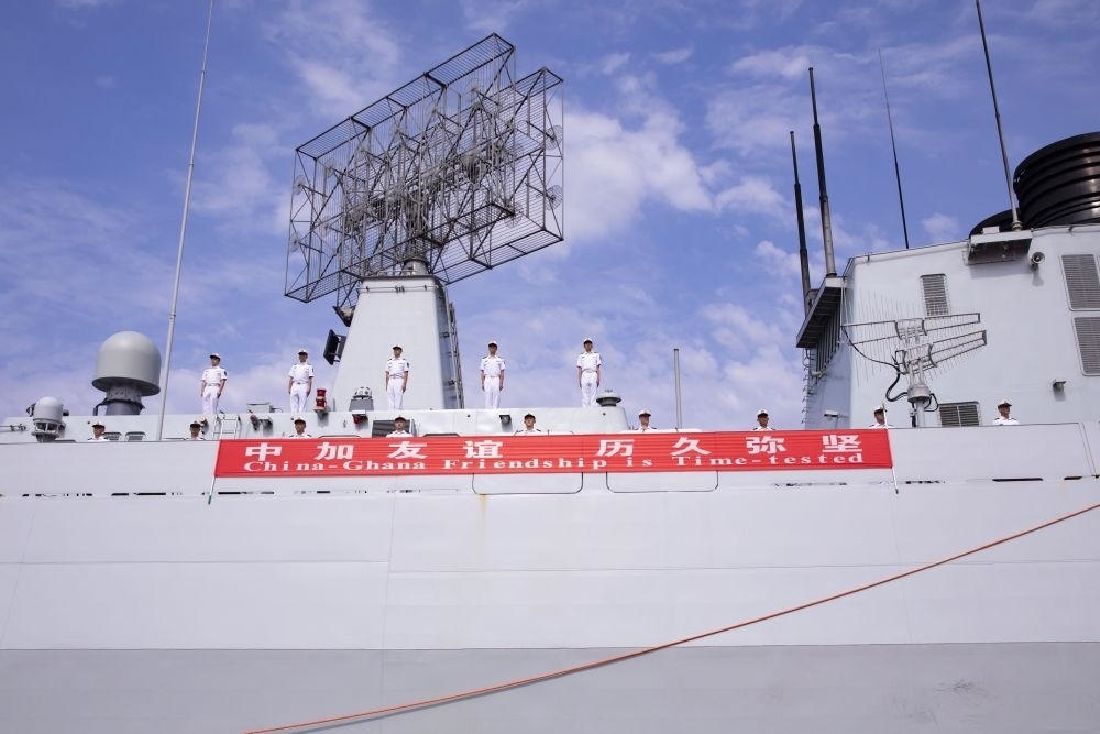 2023年6月27日，中國海軍第43批護(hù)航編隊(duì)抵達(dá)加納特馬港碼頭，開始對(duì)加納進(jìn)行為期4天的友好訪問。
