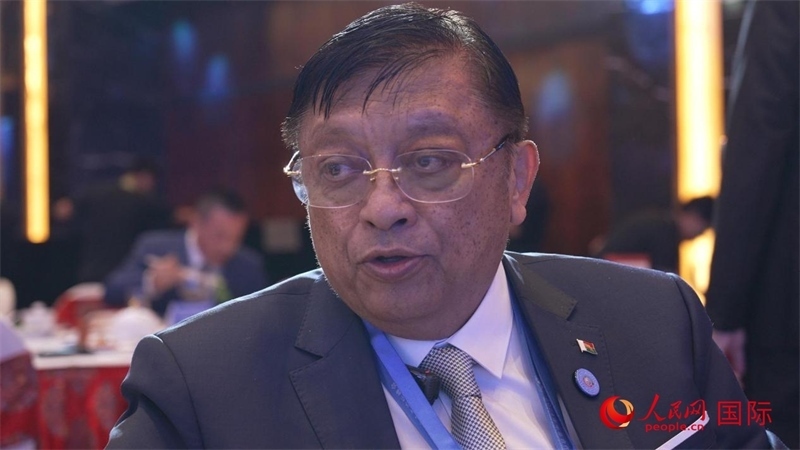 讓·路易·羅班松大使接受人民網(wǎng)專訪。人民網(wǎng) 張若涵攝