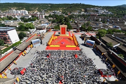 公祭伏羲大典現(xiàn)場。新華社發(fā)（周文濤 攝）