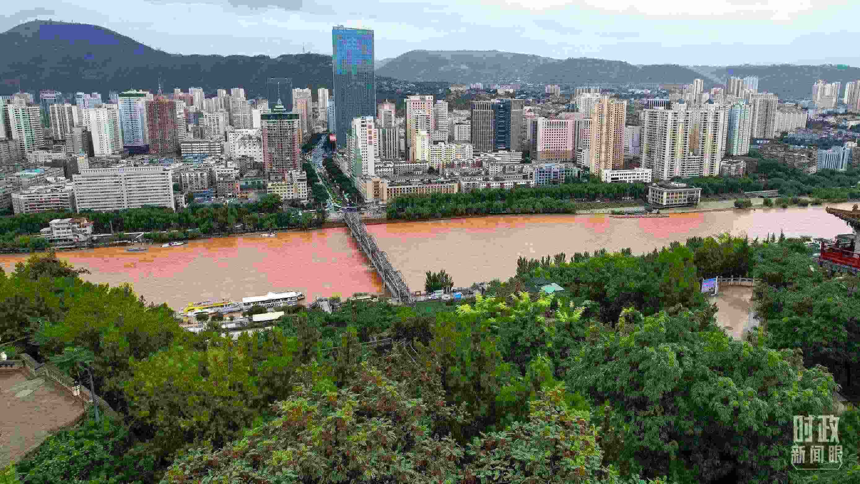 △黃河蘭州中山橋段。（總臺記者馬凌峰拍攝）