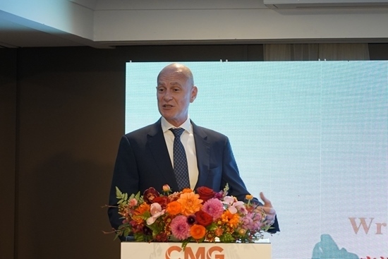 澳大利亞旅游局東半球市場及國際航司業(yè)務執(zhí)行總經(jīng)理何安哲在活動上致辭。張舒惠攝