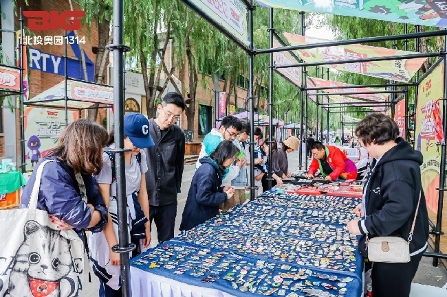 “潮燃運(yùn)動(dòng)節(jié)”吸引了大量民眾參與。主辦方供圖