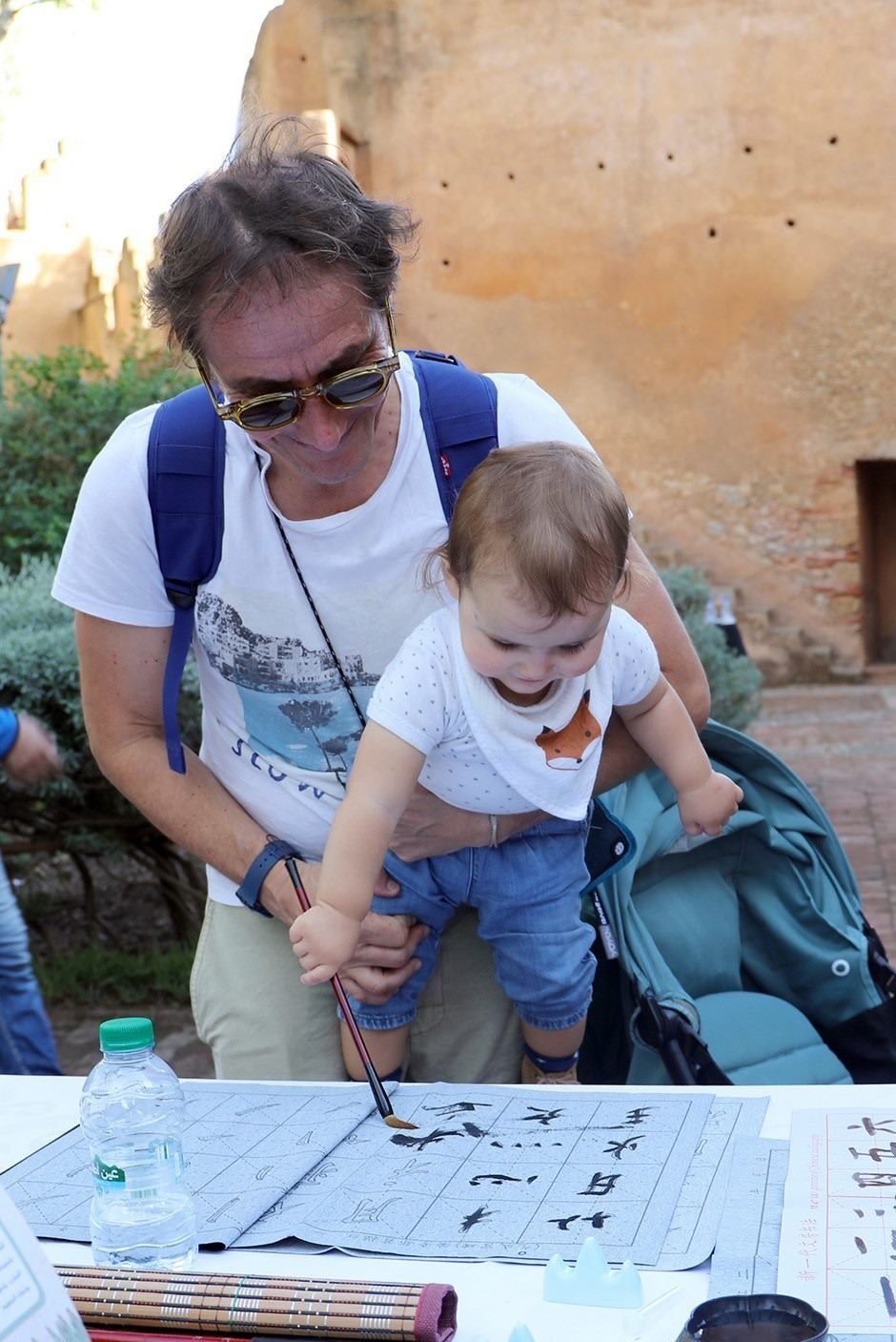 小小書法家。拉巴特中國文化中心供圖