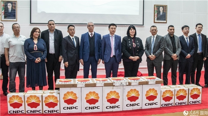 中企向阿爾及利亞大學(xué)捐贈電教設(shè)備活動現(xiàn)場。人民網(wǎng)記者 郝瑞敏攝