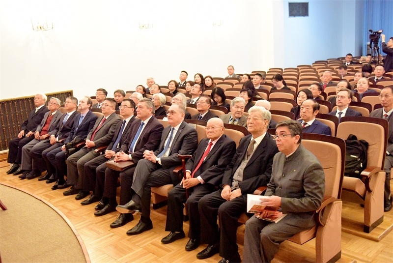5.中俄資深外交官、學(xué)者、新聞媒體代表等70余人出席活動(dòng)。 主辦方供圖