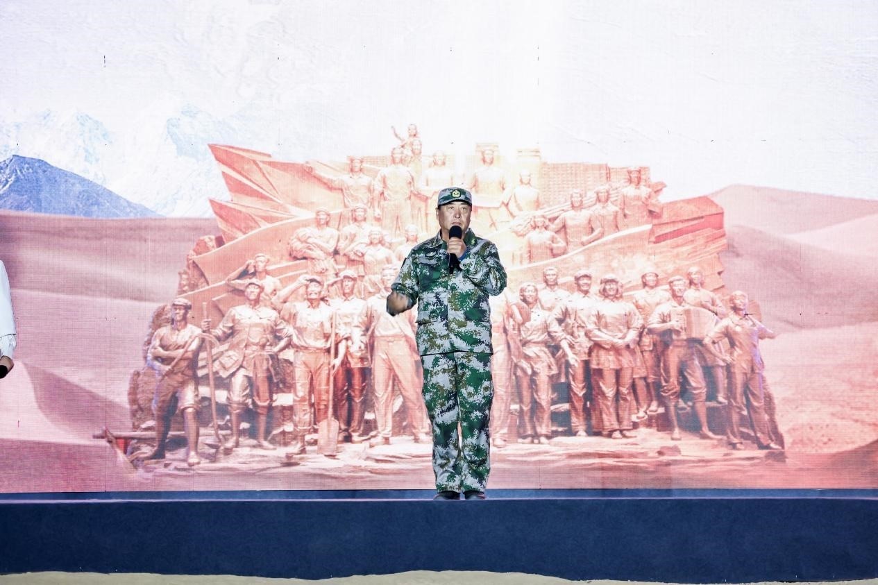 馬軍武在“何以中國·五星出東方”網(wǎng)絡(luò)主題宣傳活動現(xiàn)場演講。人民視頻供圖