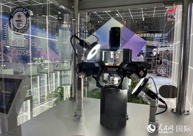 三菱電機開發(fā)的魔方機器人是吉尼斯世界紀錄保持者。人民網記者 陳思攝