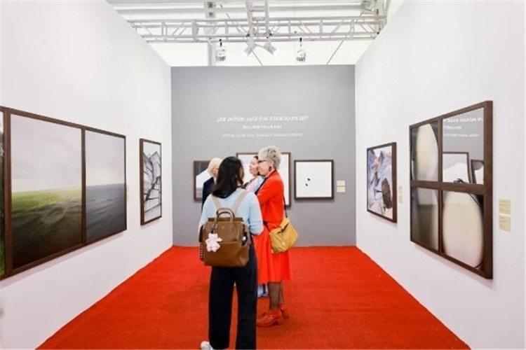 “我內心的那個空從哪里來？從波濤、云朵和勇氣”西岸藝博會展覽現場 圖片由主辦方提供