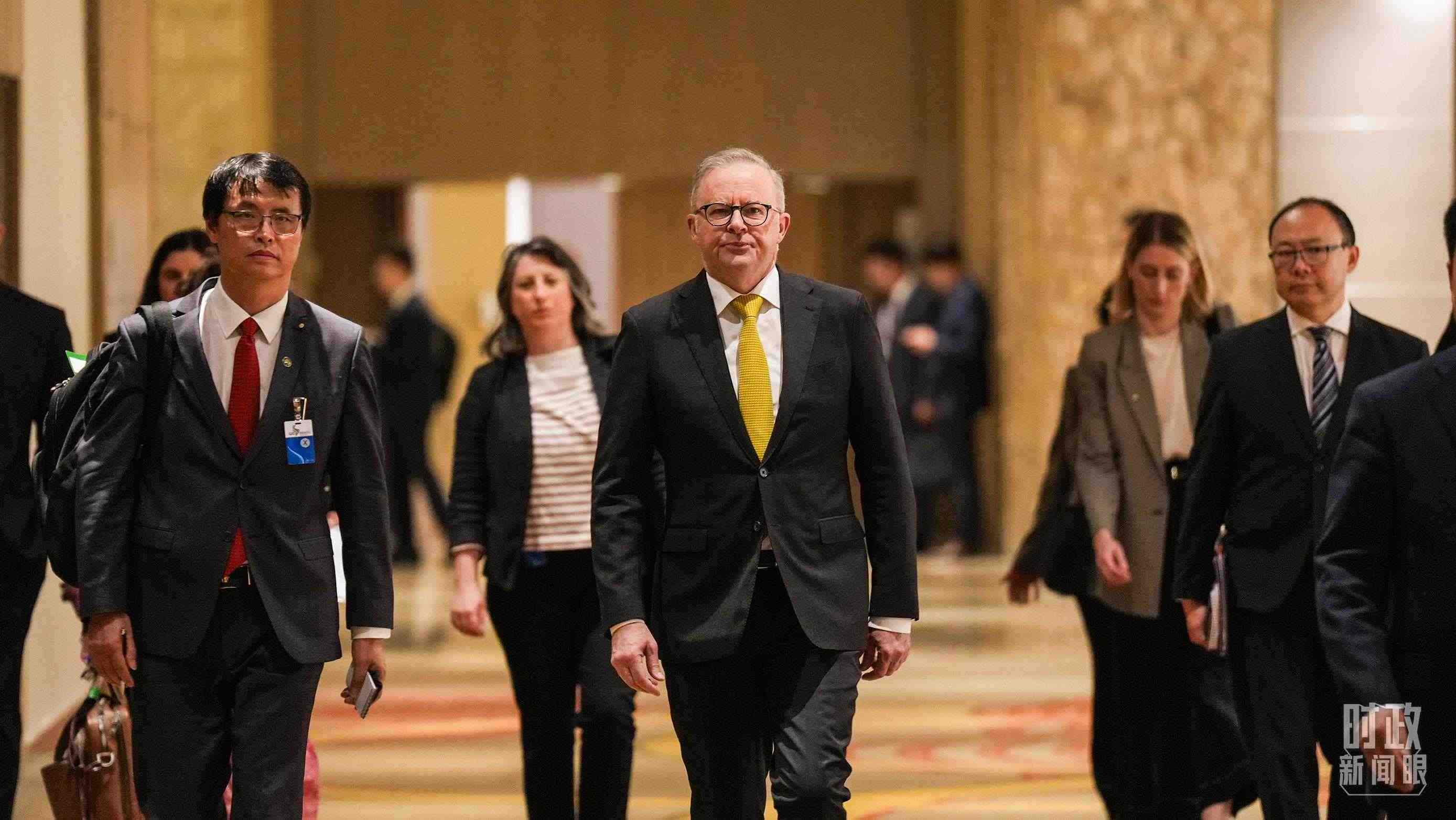 △澳大利亞總理阿爾巴尼斯抵達(dá)會(huì)見(jiàn)現(xiàn)場(chǎng)。（總臺(tái)記者李晉拍攝）