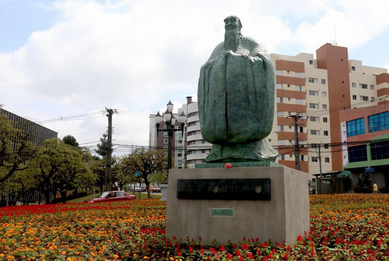 2017年，吳為山雕塑《孔子》立于巴西庫里蒂巴市，該廣場被永久命名為“中國廣場”。中國美術(shù)館供圖