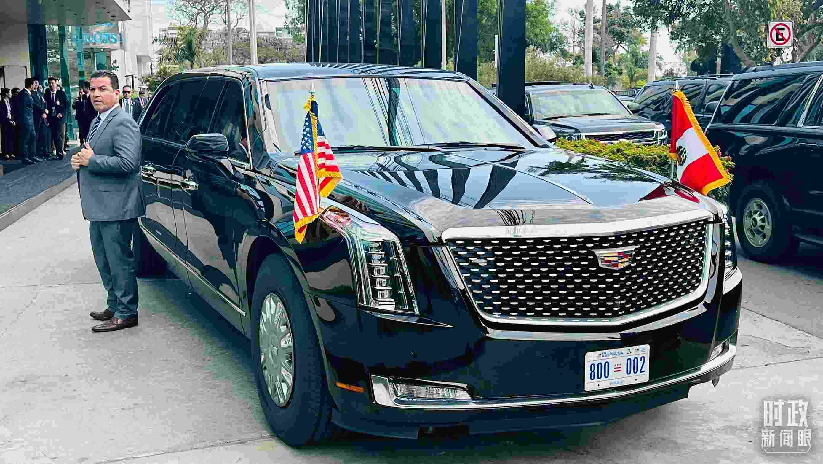 美國總統(tǒng)拜登乘車抵達(dá)中美元首會晤現(xiàn)場。（總臺央視記者范一鳴拍攝）