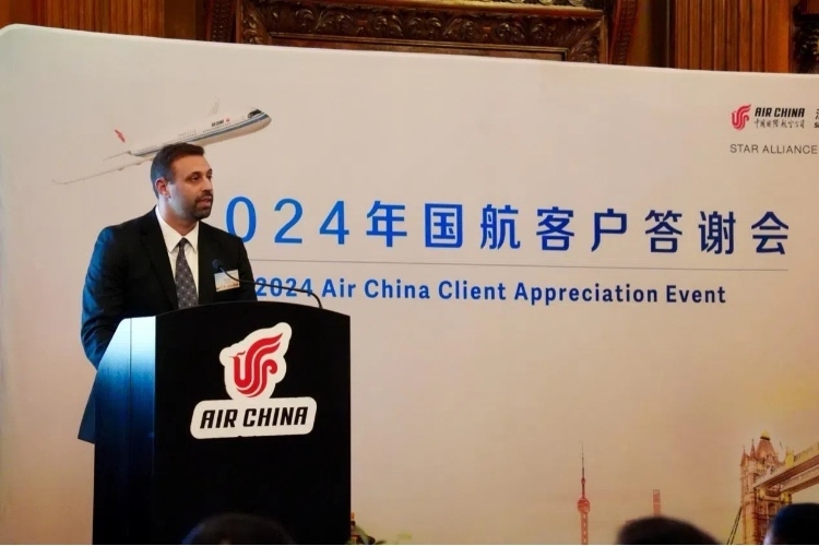 英國48家集團俱樂部主席杰克·佩里發(fā)表致辭。吳若鳴攝