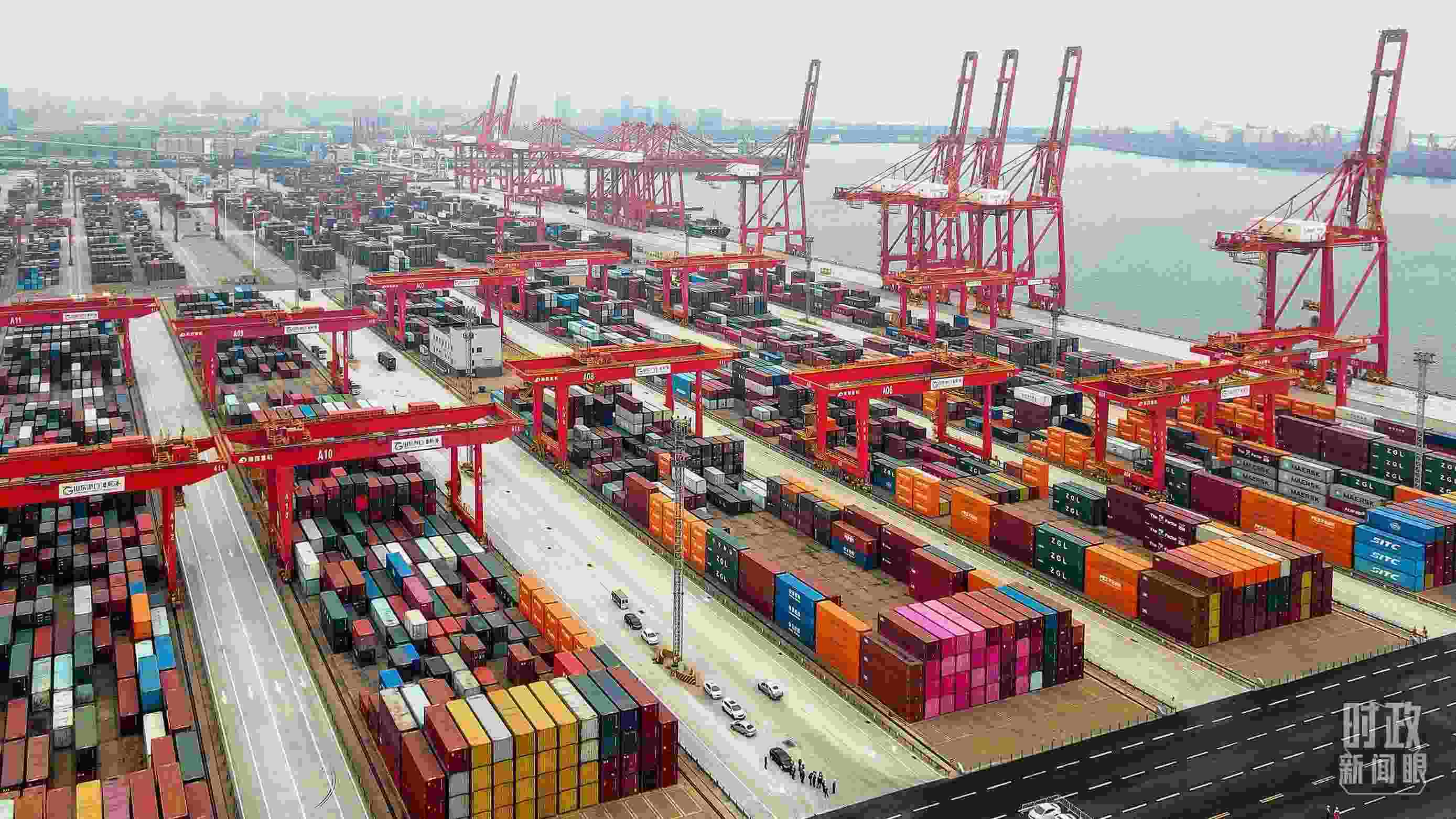 △山東日照港。（總臺(tái)央視記者劉琦拍攝）