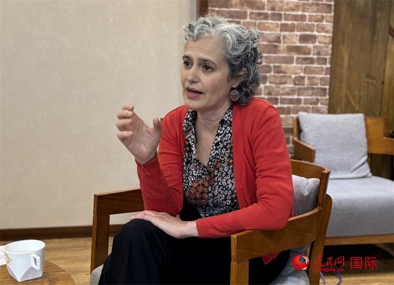阿根廷布宜諾斯艾利斯大學(xué)社會(huì)科學(xué)院院長安娜·何塞菲娜·阿里亞斯(Ana Josefina Arias)接受人民網(wǎng)記者采訪。人民網(wǎng)記者 趙健攝