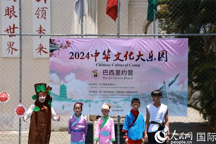 話劇《司馬光砸缸》演繹了中國(guó)家喻戶曉的兒童故事。人民網(wǎng)記者 陳海琪攝