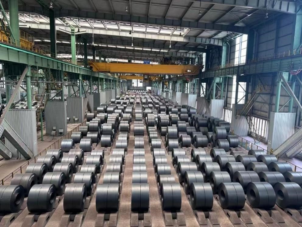 某鋼鐵工廠的自動生產(chǎn)線。人民網(wǎng)記者 王紹紹攝