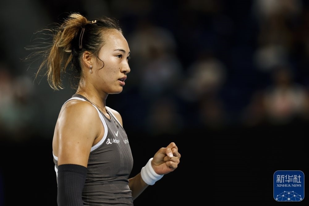 ↑鄭欽文在比賽中慶祝得分。新華社記者 馬平 攝