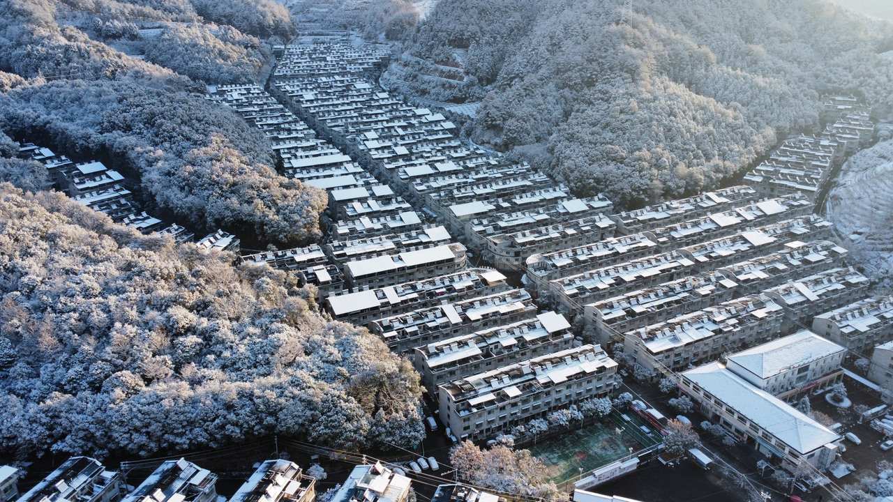 慶元縣濛洲街道同濟(jì)新村，雪后初霽。慶元縣融媒體中心 供圖