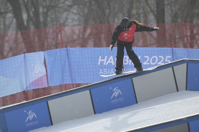 2月8日，張小楠在比賽中。新華社記者 楊冠宇攝