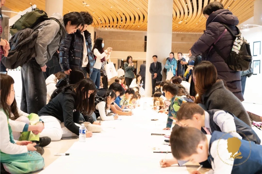 第三屆國際藝術聯(lián)創(chuàng)聯(lián)展盛大開幕。法中交流促進會供圖