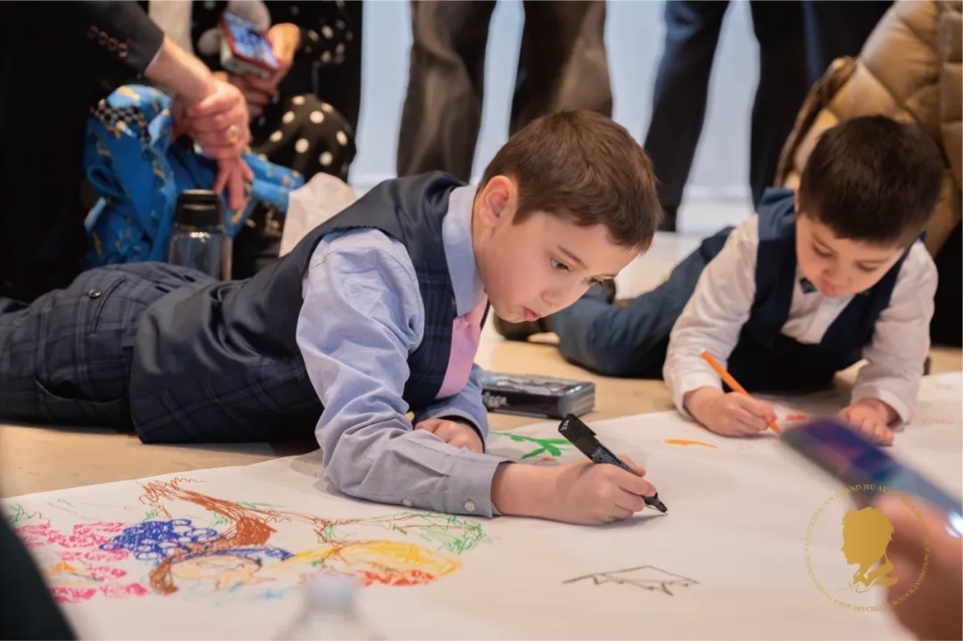 圖5：第三屆國際藝術聯(lián)創(chuàng)聯(lián)展盛大開幕。法中交流促進會供圖