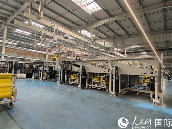 森麒麟在科技城的工廠內(nèi)部。人民網(wǎng)記者 黃培昭攝