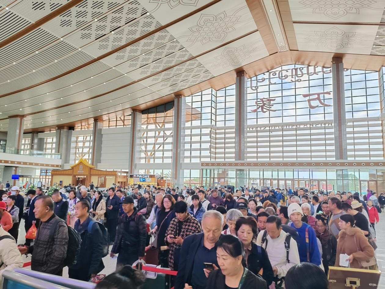 春節(jié)期間的中老鐵路萬象站。李加勇攝