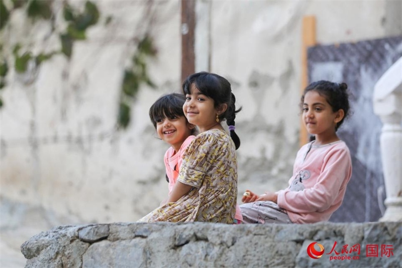 庫姆扎爾村的兒童。人民網(wǎng) 塔里克·易卜拉欣攝