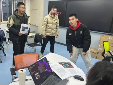 智能無人系統(tǒng)“做中悟”高階項目式課程。校方供圖