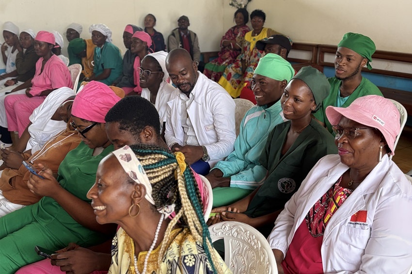 【2】圖為活動現(xiàn)場。中國（山西）第24批援喀麥隆姆巴爾馬尤醫(yī)療隊(duì) 供圖