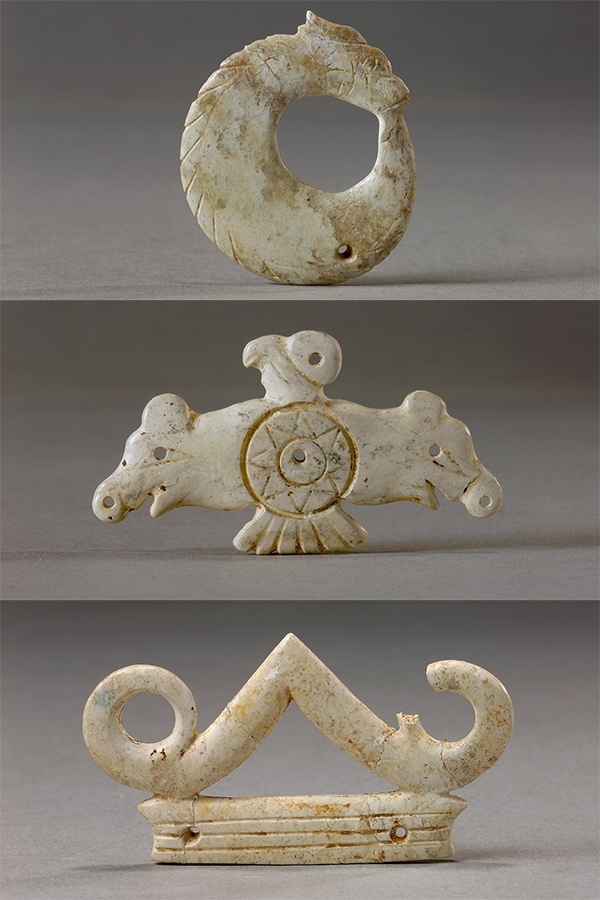 玉龍（上）、玉鷹（中）和玉冠飾（下）。國(guó)家文物局供圖