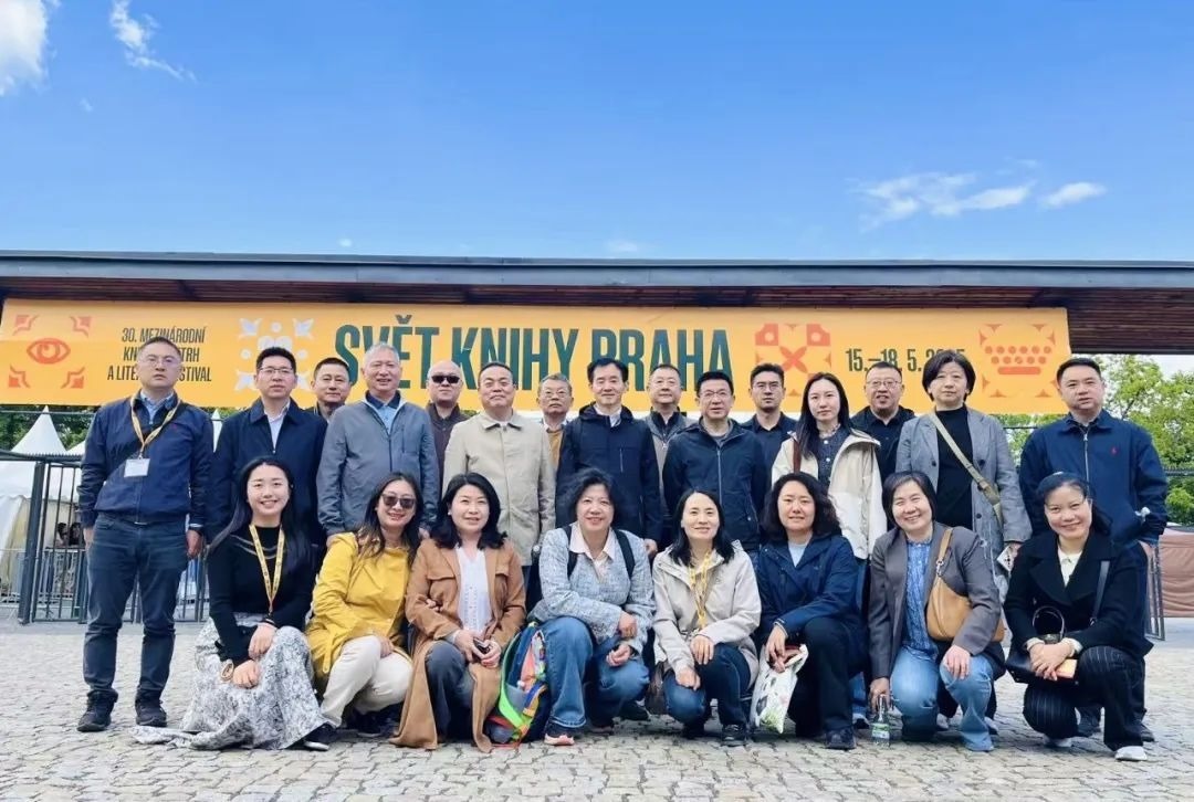 中國出版界代表團(tuán)合影。圖片均由國圖集團(tuán)供圖