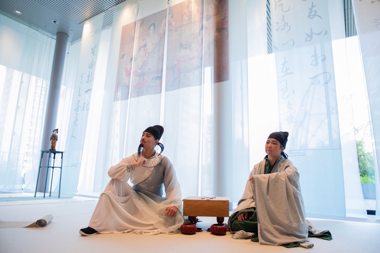 白居易與茶仙盧仝。中國(guó)駐大阪旅游辦事處供圖